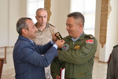 Tunceli'de 56 Jandarma Personeli Yeni Rütbesini Törenle Taktı