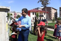 FEYAT ASYA - Çocuklar, Başkan Amcalarıyla Duvar Boyadı