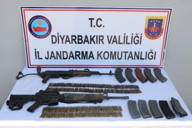 Diyarbakır'da Teröre Darbe Üzerine Darbe Açıklaması 2 Terörist Öldürüldü
