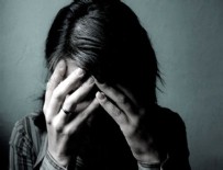 ROMANYA - Güpegündüz turist kızı yere yatırıp...