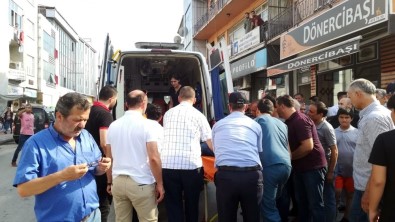 Sakarya'da Motosikletin Çarptığı Yaya Yaralandı