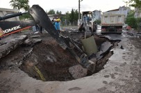 SU KESİNTİSİ - Balıkesir'de Ana Su Borusu Patladı