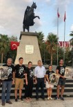 30 AĞUSTOS ZAFER BAYRAMı - Dr. Ferhat Yüksel 30 Ağustos'u 10 Bin Poster Dağıtarak Kutladı