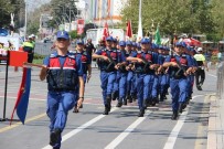 ZÜLKIF DAĞLı - Düzce'de 30 Ağustos Coşkuyla Kutlandı