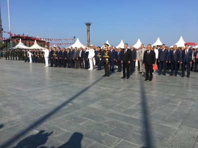 İzmir'de 30 Ağustos Kutlamaları Başladı