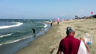 Karasu'da Denize Girişlere İzin Verilmiyor
