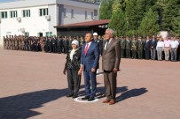 ŞEHİT ANNESİ - Vali Sonel, Şehit Annesiyle Birlikte Atatürk Anıtına Çelenk Koydu