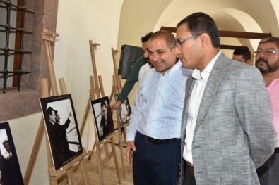 Alaşehir'de Atatürk'ün Fotoğrafları Sergilendi