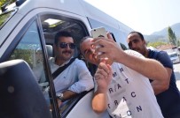 BAĞYURDU - Belediye Başkanı Şoför Oldu, Ücretsiz Yolcu Taşıdı