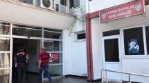 YANKESİCİLİK VE DOLANDIRICILIK BÜRO AMİRLİĞİ - Kapkaç Zanlıları Araçlarındaki Yazı Sayesinde Yakalandı