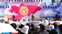 Kırgızistan'da Bağımsızlık Günü Coşkusu