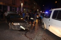 Kula'da İki Otomobil Çarpıştı Açıklaması 1 Yaralı