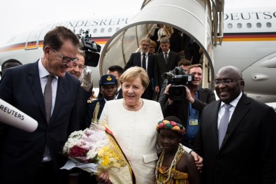 Merkel, Afrika'dan yasa dışı göçü durdurmak istiyor