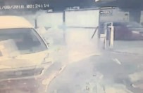 Minibüs Tüp Dolu İş Yerine Daldı