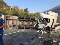 Tır Otobüse Arkadan Çarptı Açıklaması 8 Yaralı