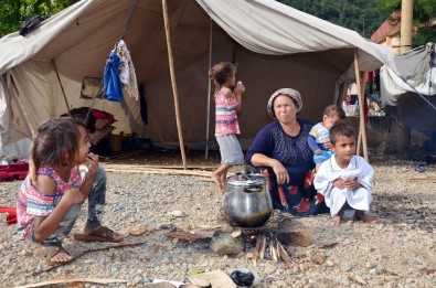 Mevsimlik İşçilerin Yaraları Sarılıyor