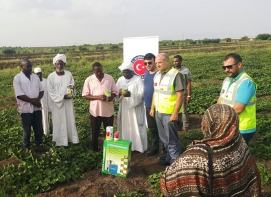 TİKA'dan Sudanlı Çiftçilere Tohum Desteği