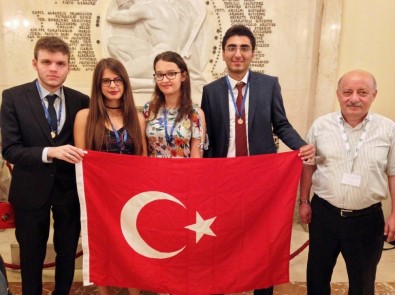 Türk Matematikçiler Dünya 3'Üncüsü