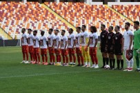 Yeni Malatyasporlu Futbolculardan Özil'e Destek