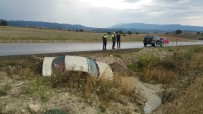 ESKIGEDIZ - Gediz'de Trafik Kazası Açıklaması 2 Yaralı