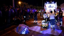 PAŞALı - Manisa'da Trafik Kazası Açıklaması 2 Ölü, 1 Yaralı