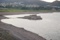 Almus Baraj Gölünde Su Seviyesi Düştü Haberi