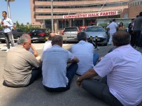 FATMA NECILE ÇOKAY - CHP'li Muhaliflerden Genel Merkez Önünde Oturma Eylemi