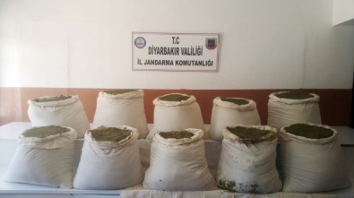 Diyarbakır'da 284 Kilo Esrar Ve 2 Bin Kök Kenevir Ele Geçirildi