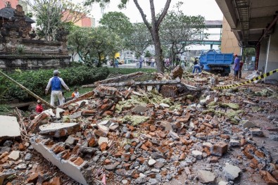 Endonezya'daki Deprem Bilançosu Artıyor Açıklaması 98 Ölü