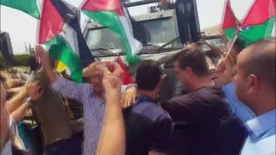 Filistinliler İsrail Askerlerinin Temiz Su Kuyularını Tahrip Etmesini Protesto Etti