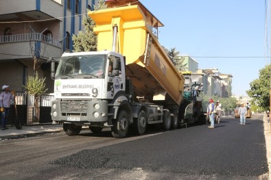 Gazikent Bölgesinde Tahrip Olan Yollar Yenileniyor