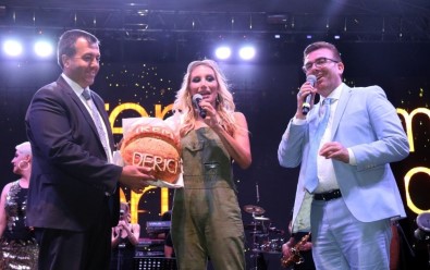 İrem Derici Vakfıkebir'i Salladı