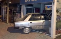 EBULFEZ ELÇIBEY - Otomobil İş Yerine Girdi Açıklaması 1 Yaralı