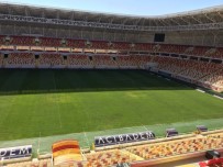 MANTAR HASTALIĞI - Yeni Malatya Stadyumu'nun Çimleri De Mantar Hastalığına Teslim