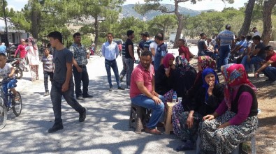 Balıkesir'de Köylüler Taş Ocağına Karşı Yolu Kapattı