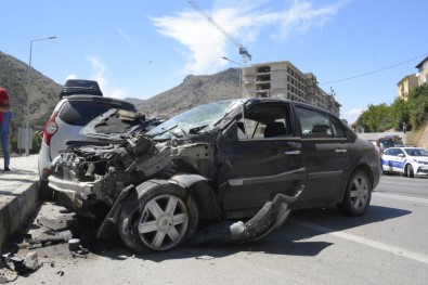 Gümüşhane'de Zincirleme Trafik Kazası Açıklaması 4 Yaralı