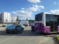 MUSTAFA KARASU - Halk Otobüsü İle Otomobil Çarpıştı Açıklaması 4 Yaralı
