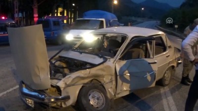 Kahramanmaraş'ta Minibüs İle Otomobil Çarpıştı Açıklaması 3 Yaralı