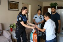 Kars Polisi Kırtasiye Malzemesi Dağıttı