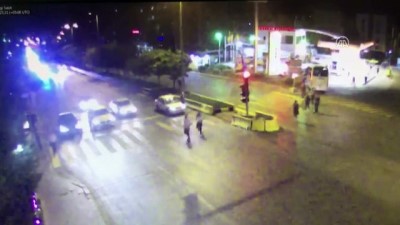 Kırıkkale'de Otomobil Refüje Çarptı Açıklaması 3 Yaralı