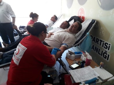 MHP'den Kan Bağışı Kampanyası