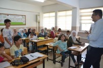 Suriyeli Çocuklar Yaz Kurslarında Türkçe Öğreniyor