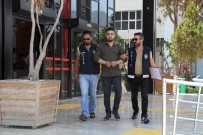 RUHSATSIZ SİLAH - Alanya'da Aranan 2 Şüpheli Yakalandı