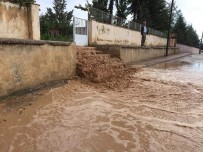 BIROL EKICI - Büyükşehir Elmalı'da Yaraları Sarıyor