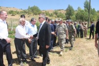 KANAAT ÖNDERLERİ - Vali Toprak Ve Komutanlar Uyanık Mezrasına Konuk Oldu