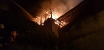 Yalova'da Mağaza Deposunda Yangın