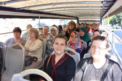 Yaşlılar Bursa'nın Tarihî Mekânlarını Geziyor