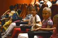 KARNE HEDİYESİ - Çocukların Sinema Keyfi