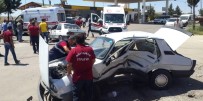 İki Otomobil Çarpıştı Açıklaması 2 Yaralı