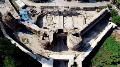 İstanbul Kapı'nın Altında 'Taş İpek Yolu' Bulundu